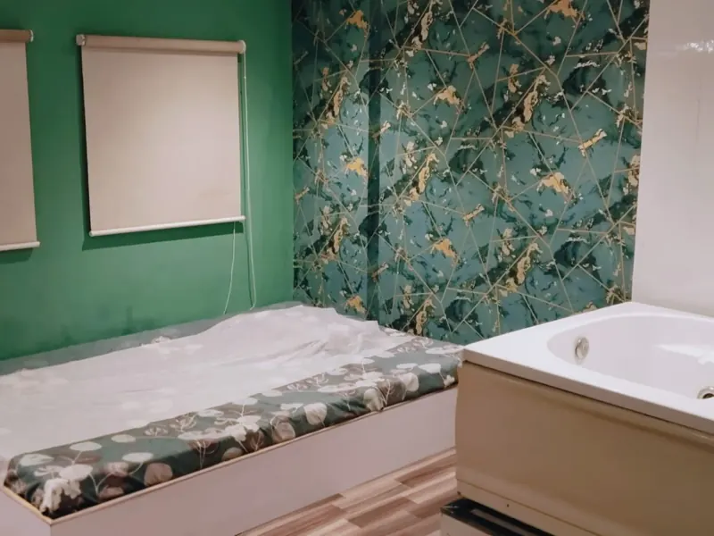 Couple therapy room with jacuzzi at Ayush Spa